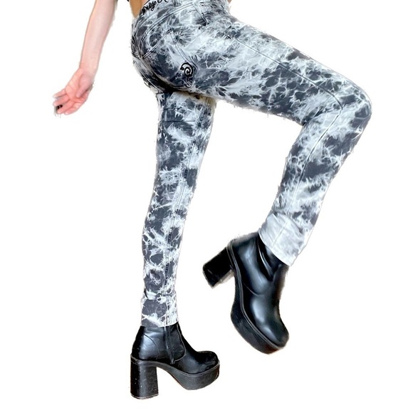 Indigo Rein - Size 7 Acid Bleach Washed Stretch Jeans - Picture 5 of 10